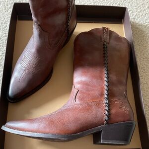 Patricia Nash Bergamo boots.  Whiskey 7M.  Never worn